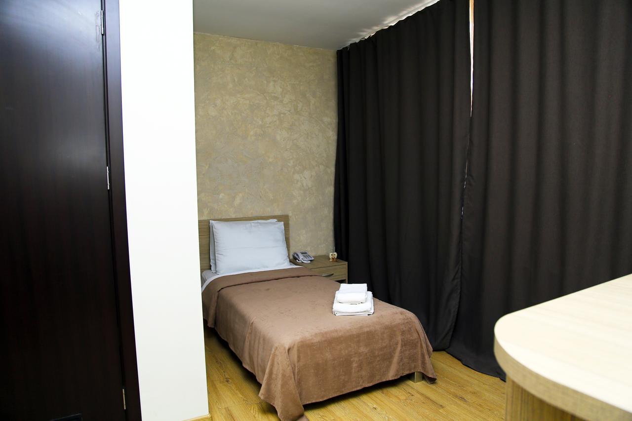 Iveria Hotel Khashuri Exteriör bild